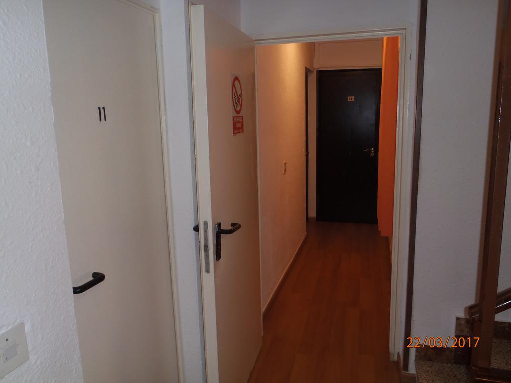 Hostal Oklahoma Reus Ngoại thất bức ảnh