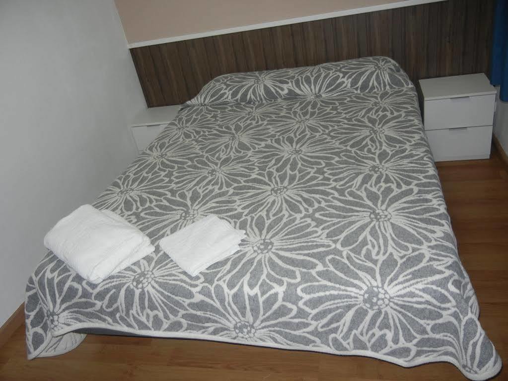 Hostal Oklahoma Reus Ngoại thất bức ảnh