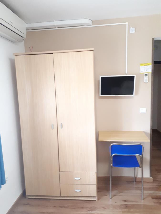 Hostal Oklahoma Reus Ngoại thất bức ảnh