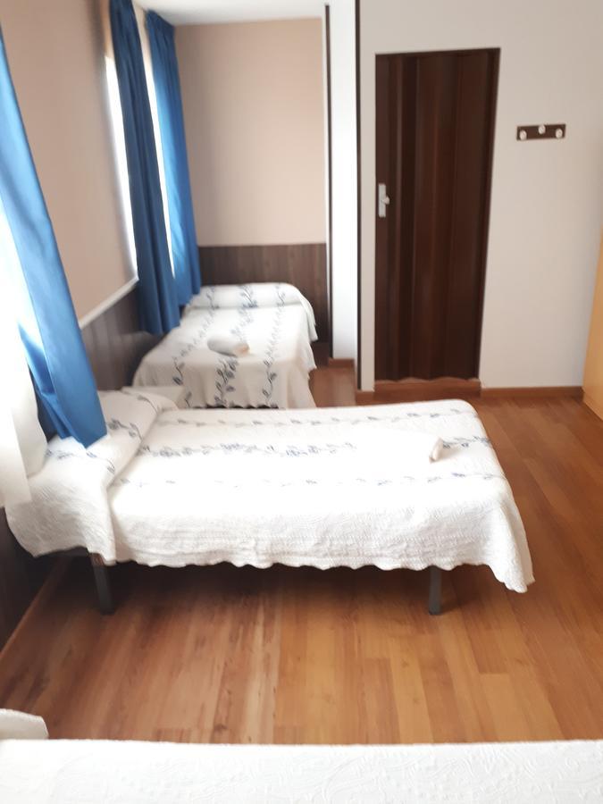 Hostal Oklahoma Reus Ngoại thất bức ảnh