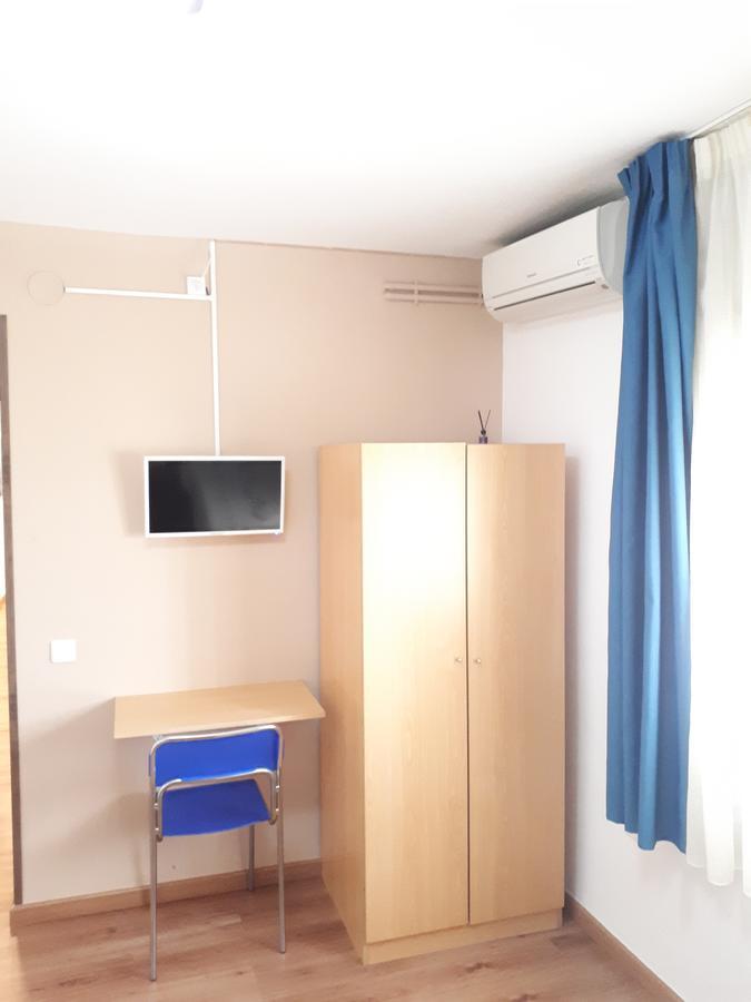 Hostal Oklahoma Reus Ngoại thất bức ảnh