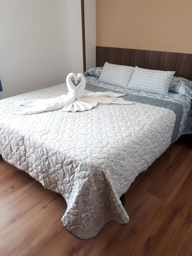 Hostal Oklahoma Reus Ngoại thất bức ảnh