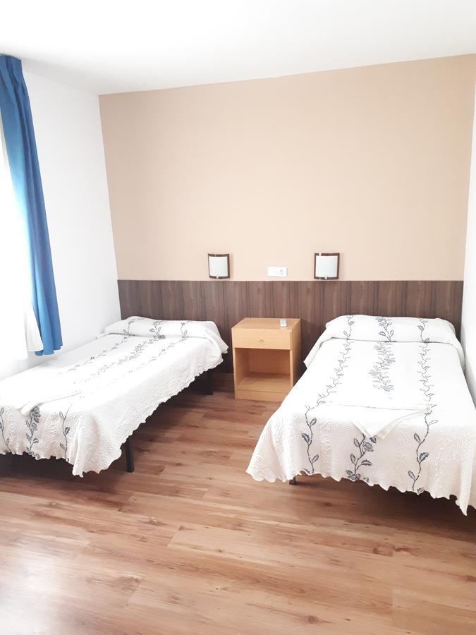 Hostal Oklahoma Reus Ngoại thất bức ảnh