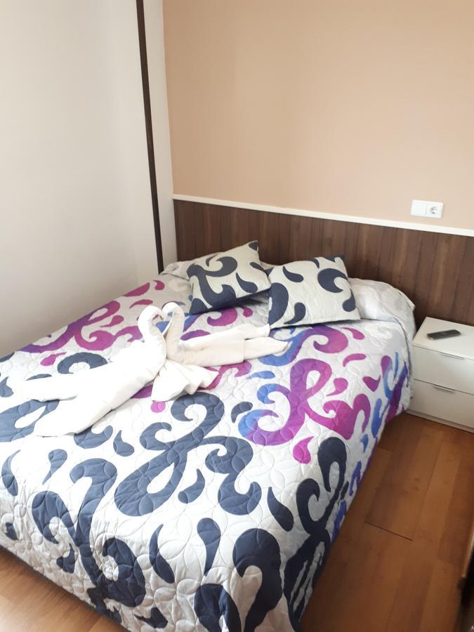 Hostal Oklahoma Reus Ngoại thất bức ảnh