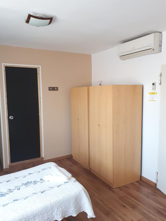 Hostal Oklahoma Reus Ngoại thất bức ảnh