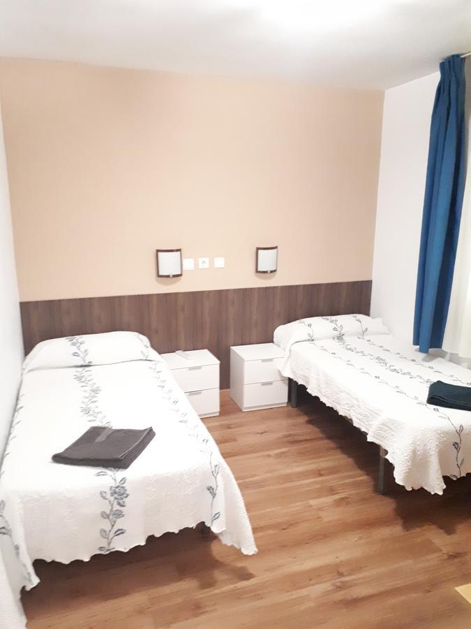 Hostal Oklahoma Reus Ngoại thất bức ảnh