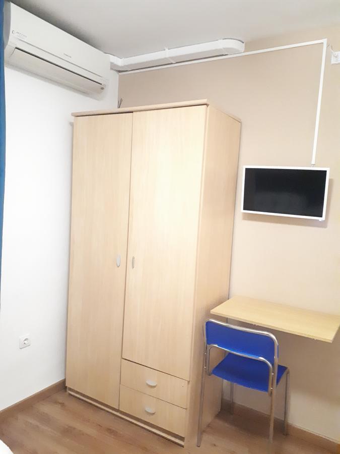 Hostal Oklahoma Reus Ngoại thất bức ảnh