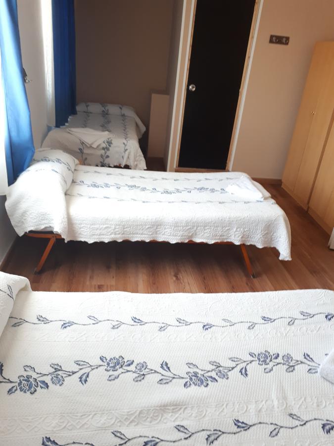 Hostal Oklahoma Reus Ngoại thất bức ảnh