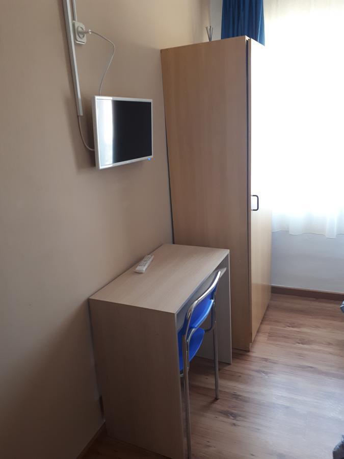 Hostal Oklahoma Reus Ngoại thất bức ảnh
