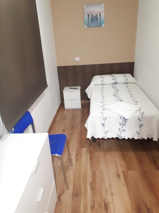 Hostal Oklahoma Reus Ngoại thất bức ảnh