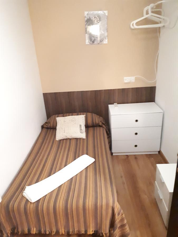 Hostal Oklahoma Reus Ngoại thất bức ảnh