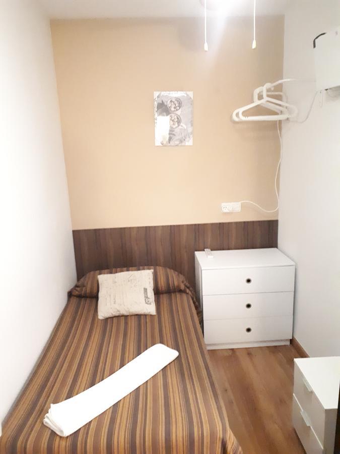 Hostal Oklahoma Reus Ngoại thất bức ảnh