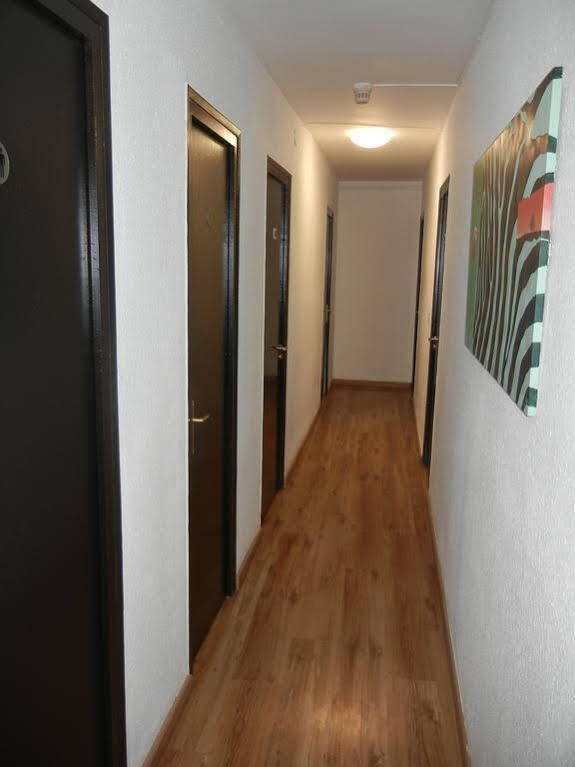 Hostal Oklahoma Reus Ngoại thất bức ảnh