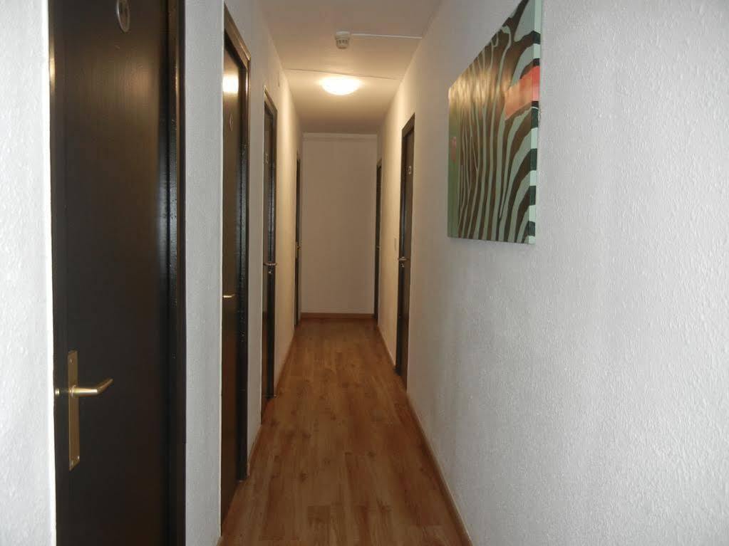 Hostal Oklahoma Reus Ngoại thất bức ảnh
